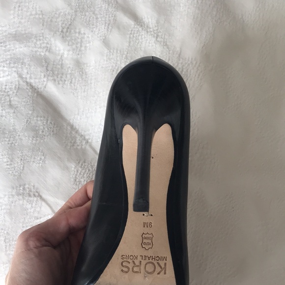 Kors by Michael Kors Aberly Pump - Picture 17 of 17